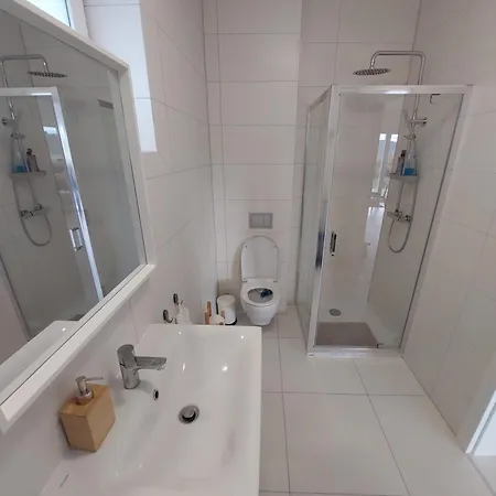 Bialy Deren Z Balia Na Wylacznosc