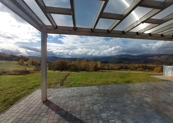 Biały Dereń Z Balią Na Wyłączność Willa